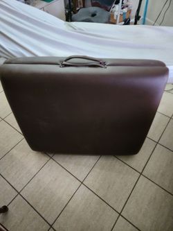 Massage table