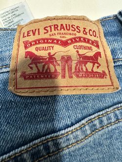 Women’s levis jeans
