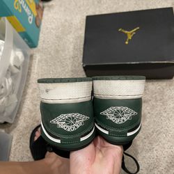 Jordan 1 Low Green Toe Size 6.5Y Used Pair