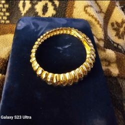 Vintage Scalloped Hinge Bracelet