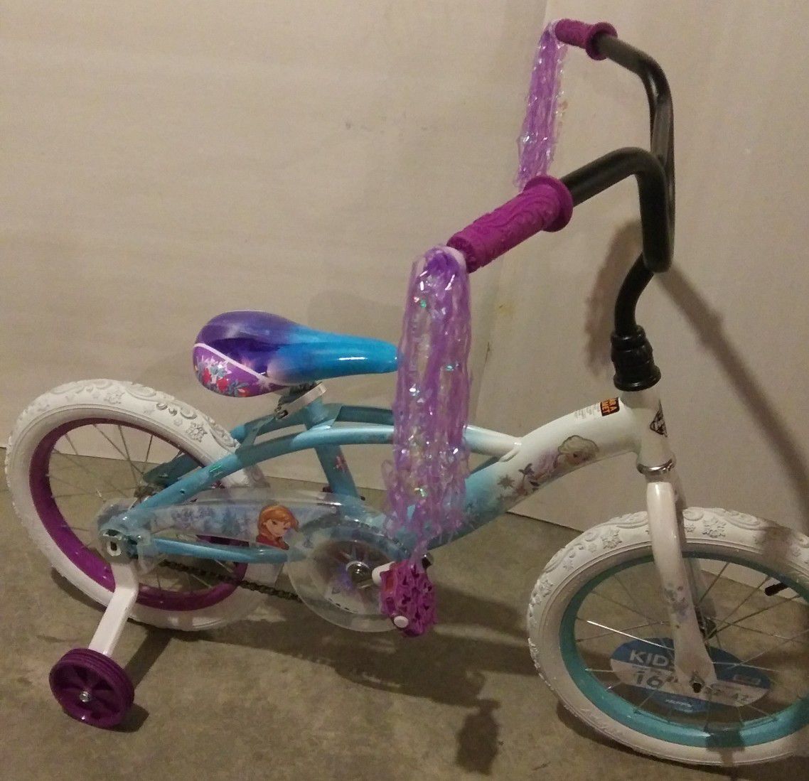 New 16" Frozen bike. For 3'2"-4'2" height.