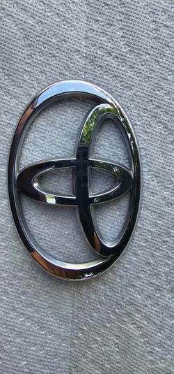 Toyota used emblem