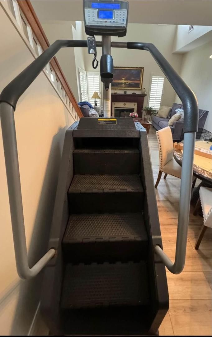 StairMaster-Nautilus-SM916