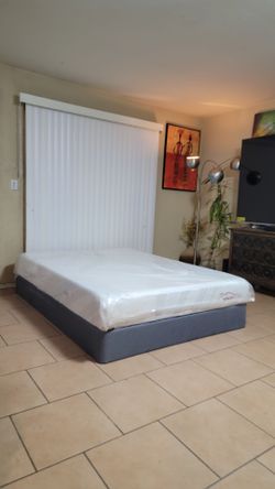 VERY NICE QUEEN SIZE ASHLEY FURNITURE MATTRESS AND BOXSPRING FOR SALE! IN GREAT CONDITION, FREE DELIVERY