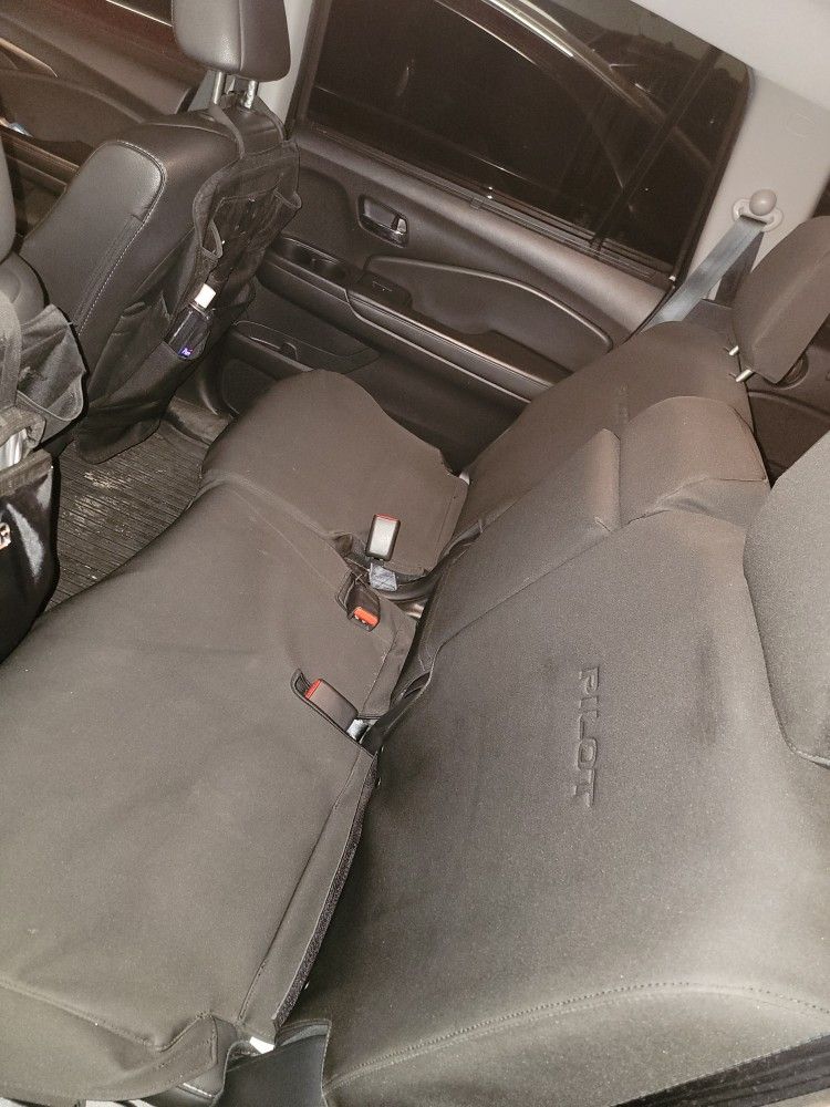 2019 Pilot Seat Covers And Floor Mats
