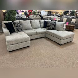 MEGGINSON STORM LAF SECTIONAL