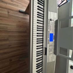 Yamaha Keyboard DGX 500