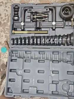 Bearing removal and press in kit