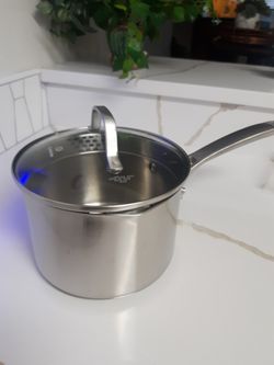 CALPHALON Pot With Lid In Excllent Used Conditio $50 OBO