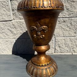 10” W, 19”h Beautiful Decorative Cup Pot