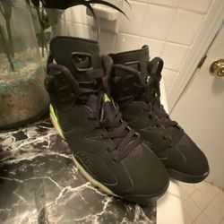 Size 9 Jordan 6 