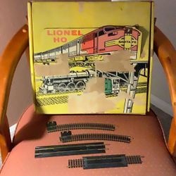 Original 1959 Lionel HO train #5723 box with tracks 