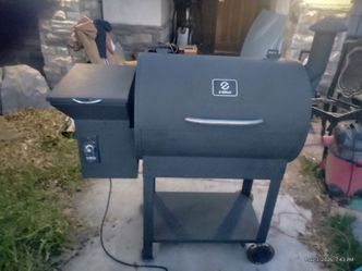 $200 E Z GRILLZ WOOD PELLET GRILL & SMOKER