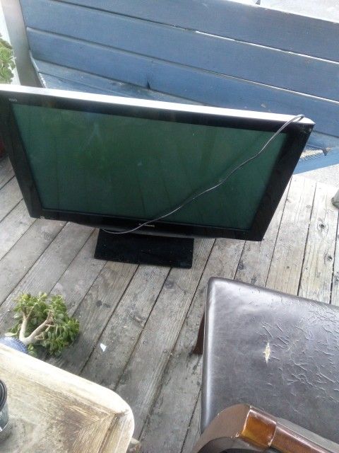 Flat Screen Panasonic 45"
