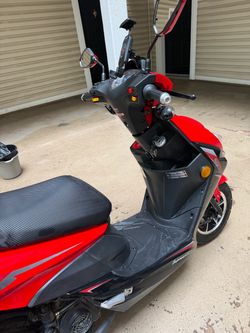 Selling my 50cc scooter because I'm upgrading. It has 1,362 miles and runs great with no mechanical issues. Very good on gas and perfect for commuting