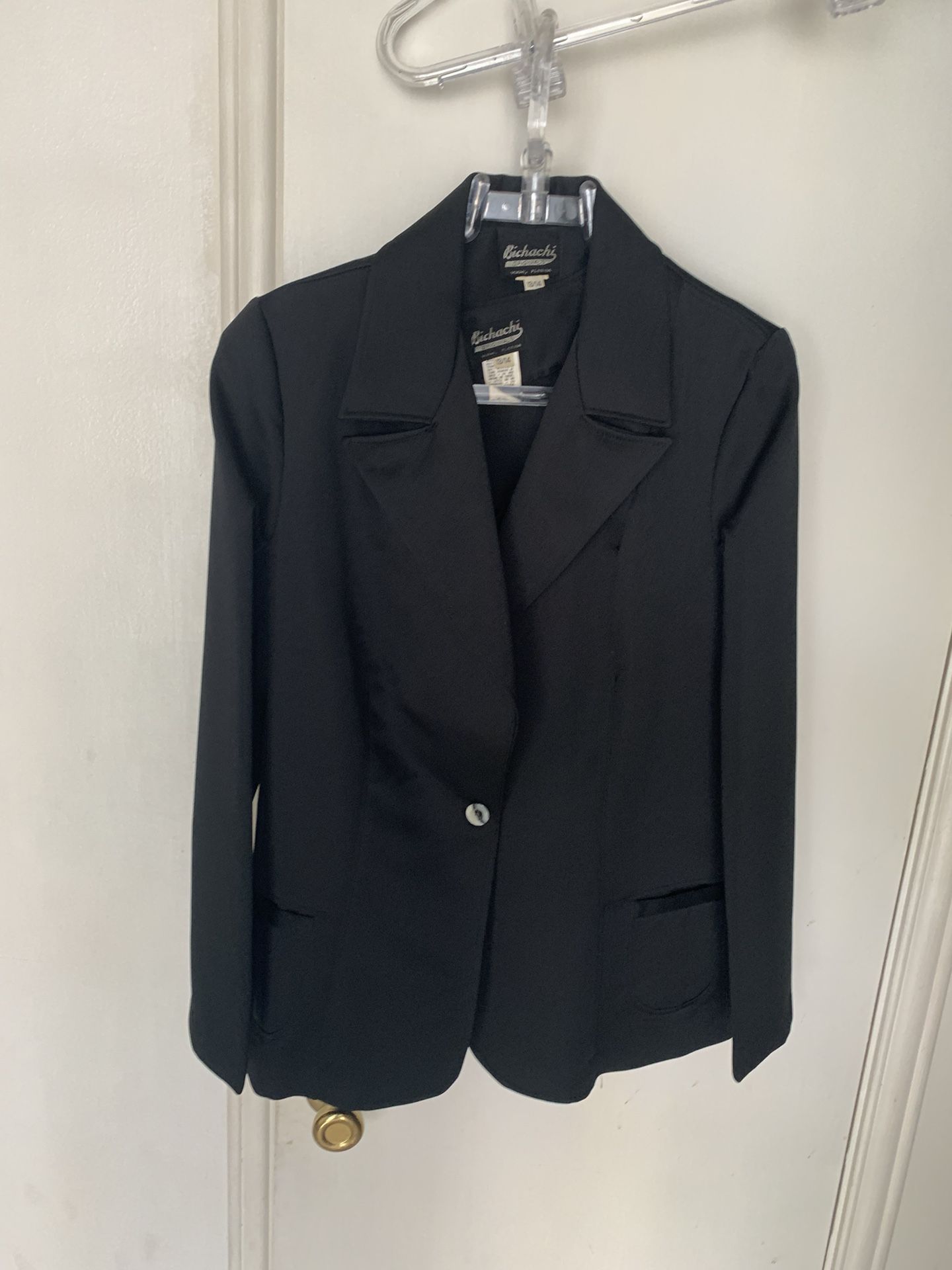BLACK POLYESTER BLACK BLAZER WITH VEST MEDIUM SIZE 23”1/2 SLEEVES L X 28”1/4 BLAZER L