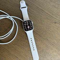 Apple Watch Series 7 (41mm) Great Condition