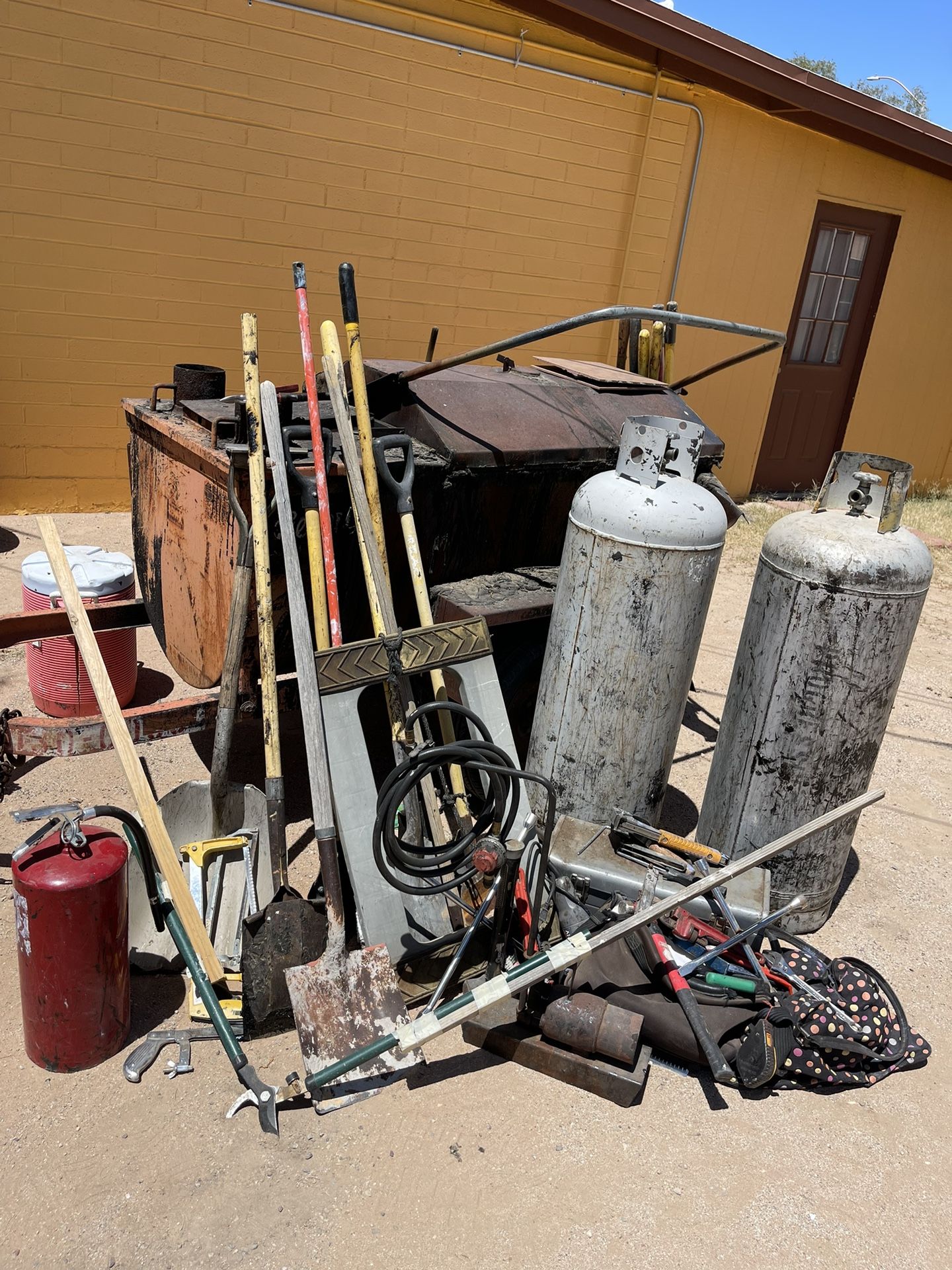 Tar Kettle W/roofing Tools And Propane Tank