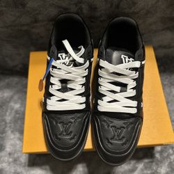 LV Men’s Black Sneaker (New) Size 10.5 (45 Euro) 