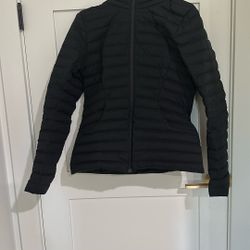 lululemon black women's jacket, thin puffer