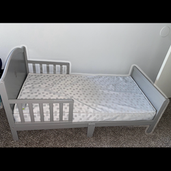 Toddler bed