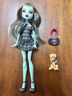 2009 Monster High Frankie Stein doll