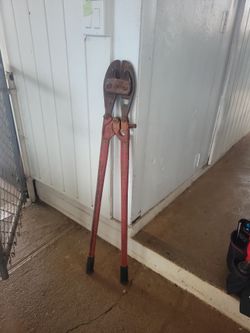 Large bolt cutter