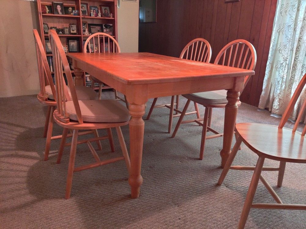 Solid Pine Kitchen Table and Chairs