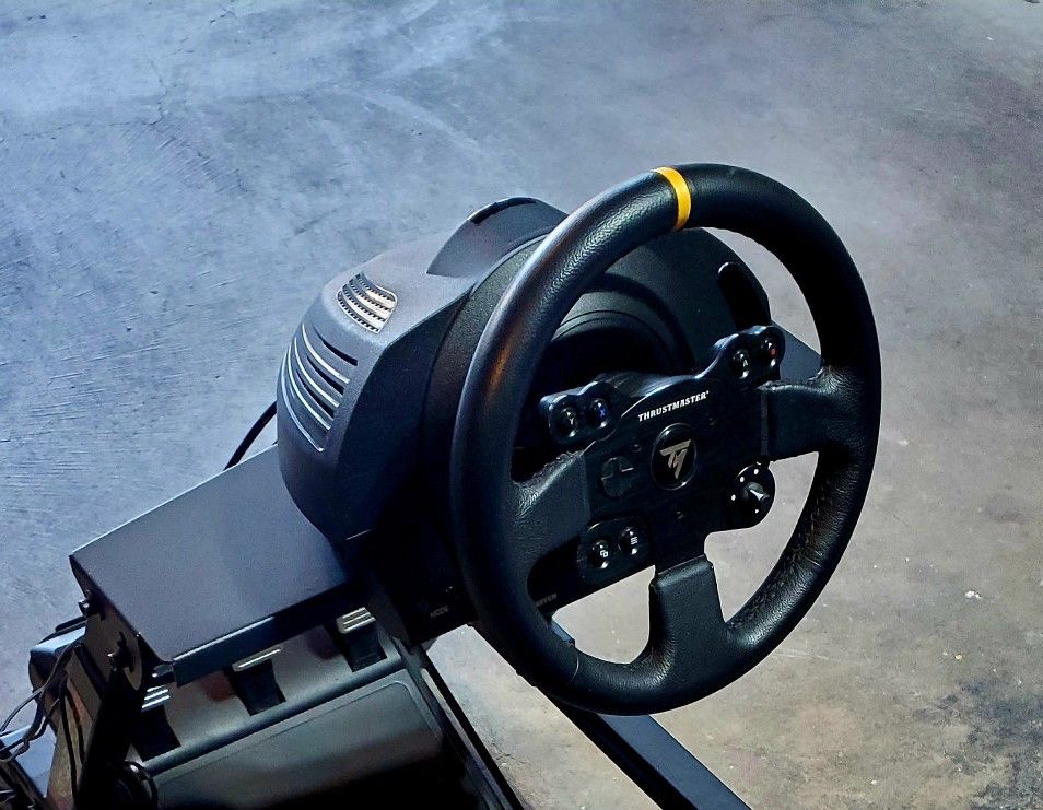 Thrustmaster TX Leather Edition  Force Feedback Wheel Xbox and PC