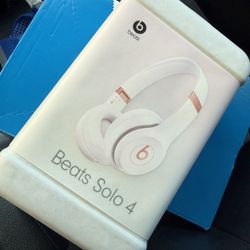 Beats Solo 4