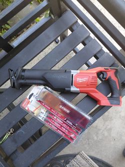 Milwaukee Sawzall + Blades M18