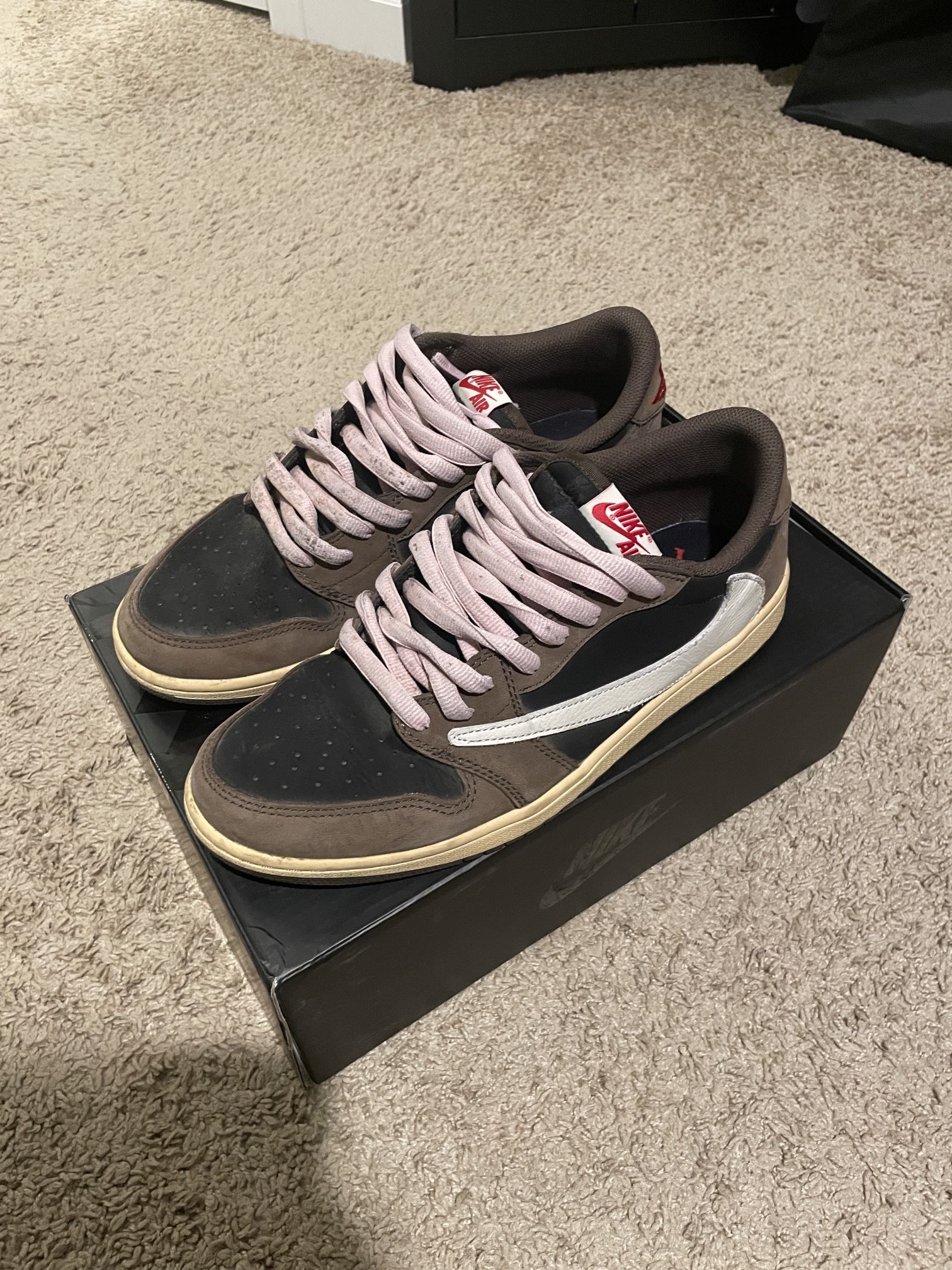 Travis Scott Jordan 1 Mocha Low Size 10