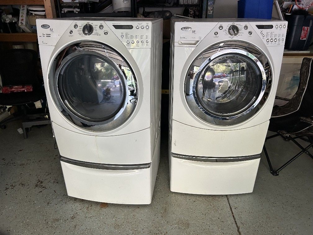 Whirlpool Duet Washer & Dryer w/ Pedestals