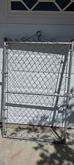 Chain link gates
