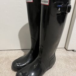 Hunter Black Tall Classic Glossy Rain Boots, W7