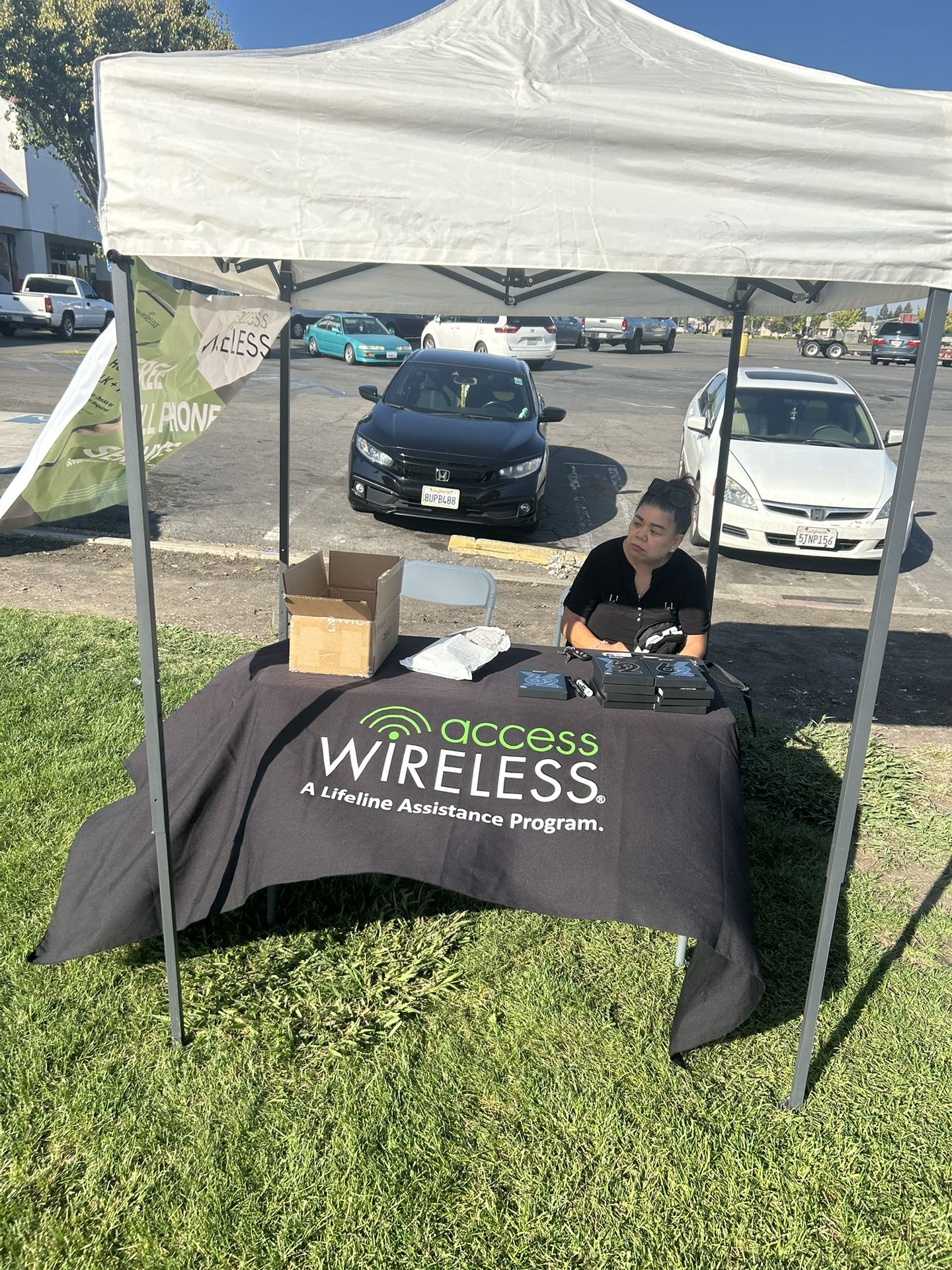 FREE PHONES !! In Front Of DDs On E Hammer Ln