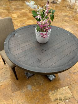 Table with 4 chairs