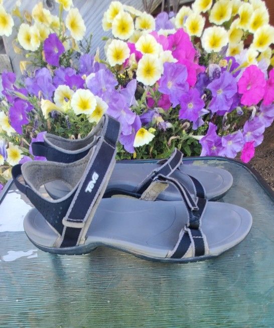 Teva Vera Walking Hiking Comfort Womens Sandals Size 7-7.5