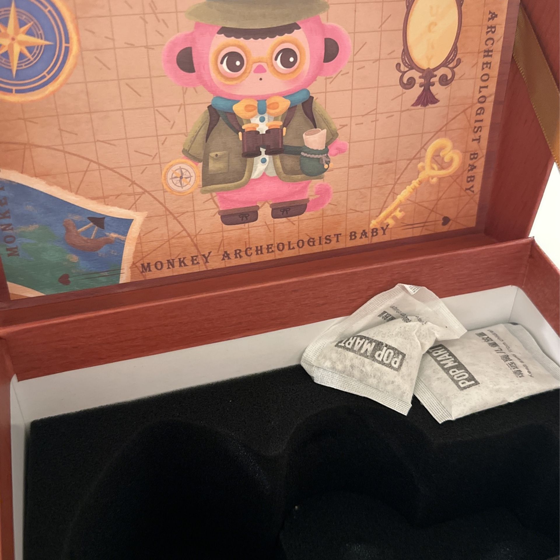 Pop mart Pucky Monkey Figurine