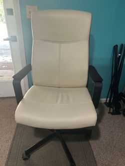 White Leather High-Back Office Chair