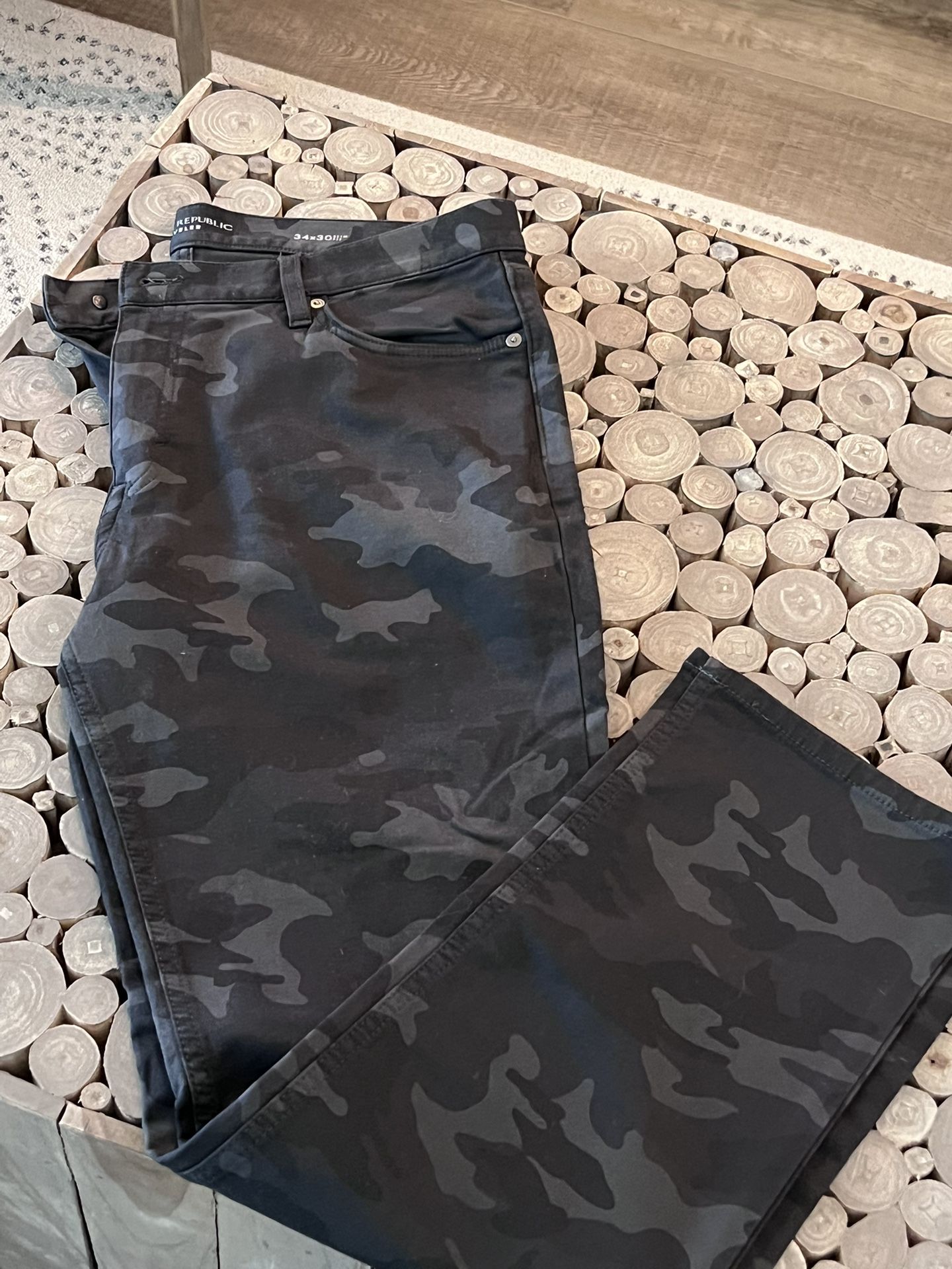 Men’s Banana Republic Pants Size 34/30 NEW