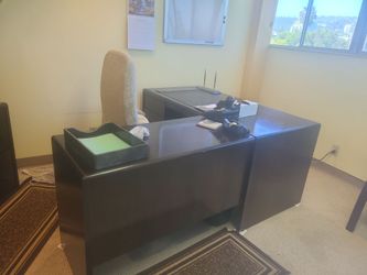 Office furniture Desk and Credenza