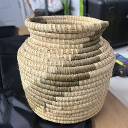 Woven Vase Basket 