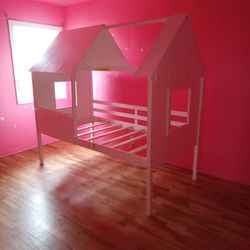 Twin Size House Bed