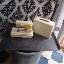 Singer Little Touch And Sew
