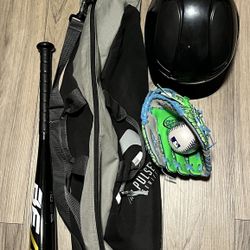 ⚾ Toddler Baseball Set – Bat, Glove, Helmet & Bag! (Great Condition)