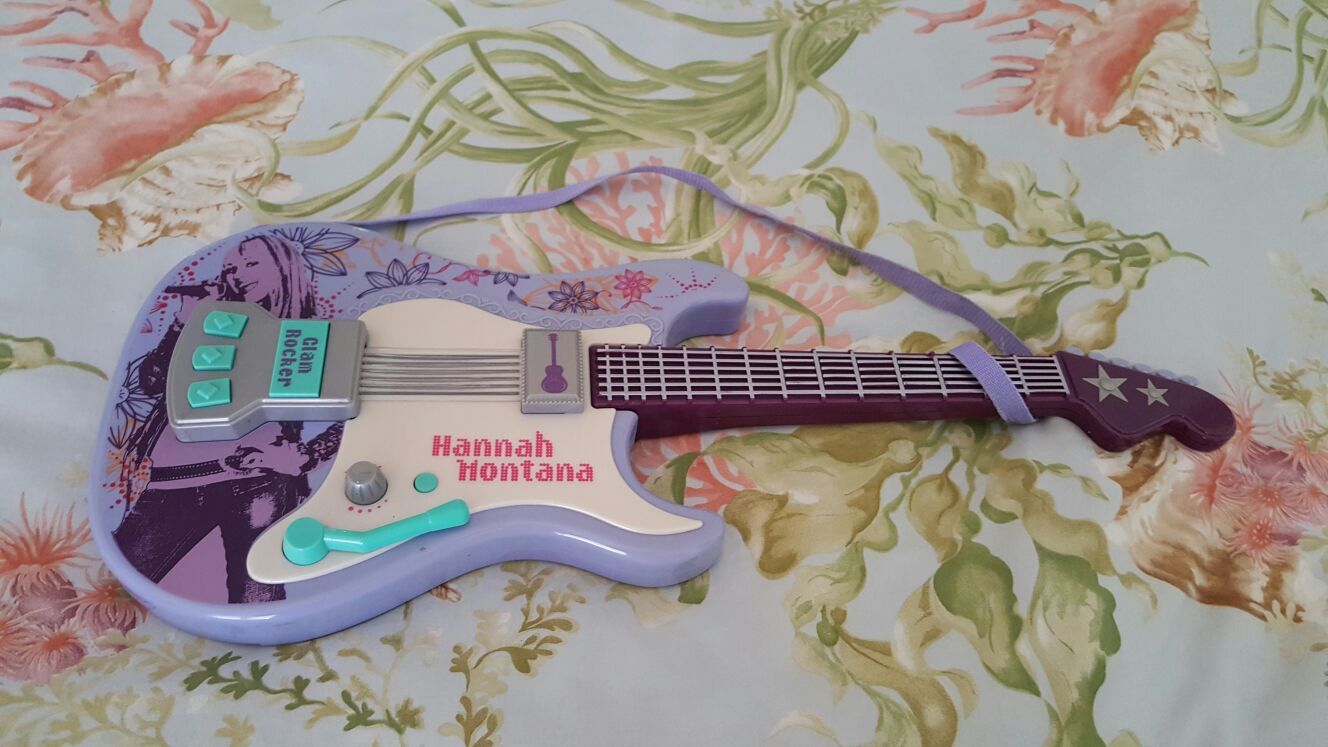 Hannah Montana guitar