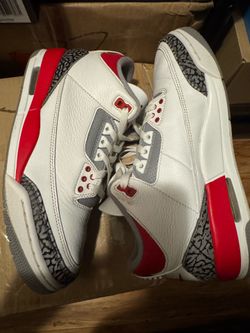 Jordan 3 fire red. Size 8.5 men