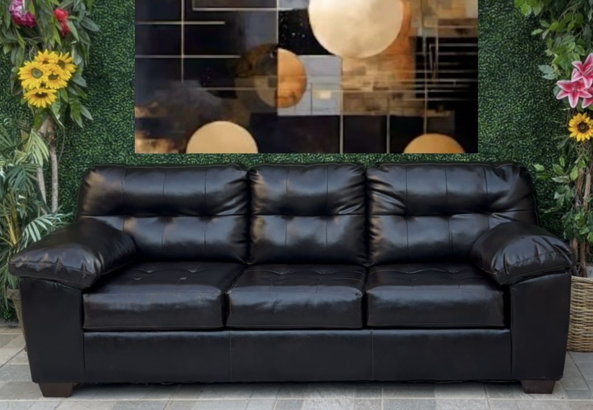 (Free delivery 🚚) Ashley Furniture Dark Cherry Brown Leather Couch