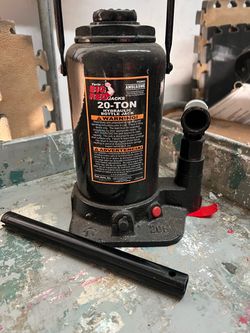 Torin Big Red 20-Ton Hydraulic Bottle Jack